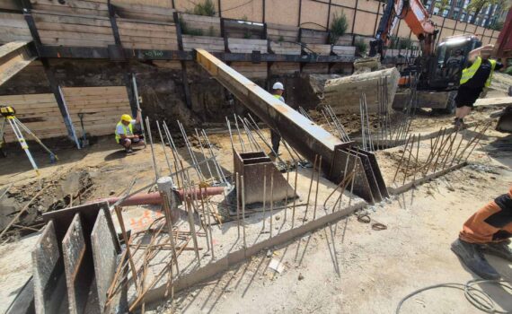 Montaż tymczasowego rozparcia obudowy wykopu