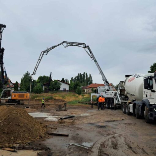 Wiercenie pali ścianki berlińskiej Trzebnica