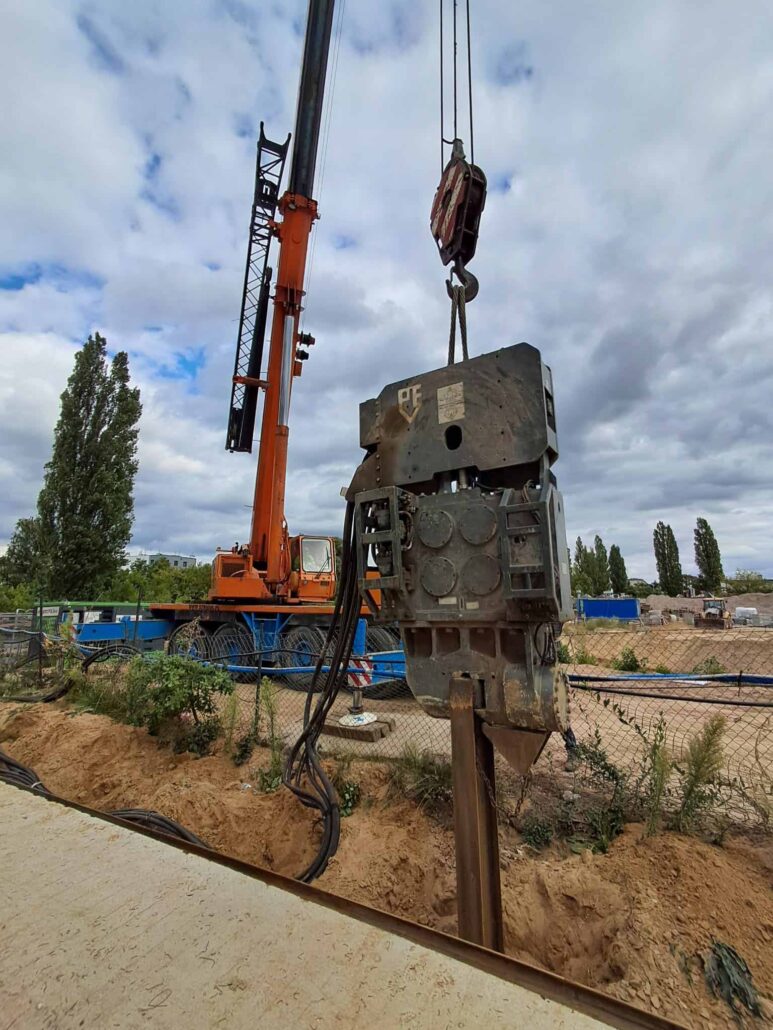 Kształtowniki ścianki berlińskiej - demontaż w Poznaniu