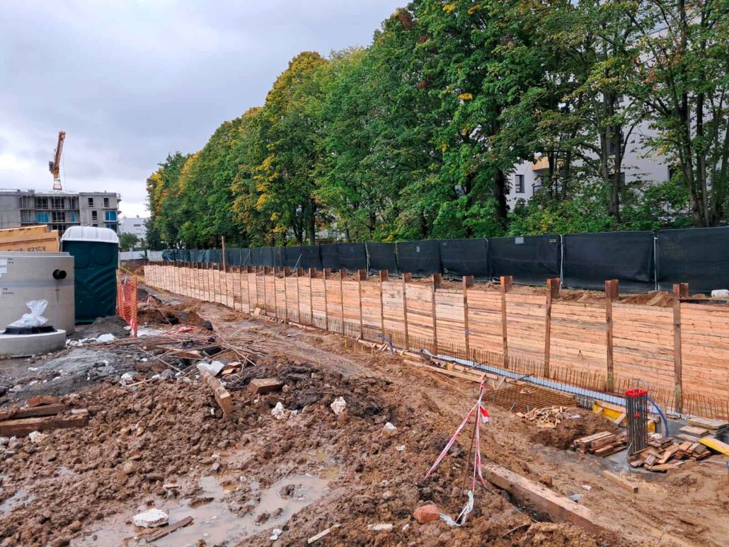Zabezpieczenie wykopu ścianką berlińską w Poznaniu