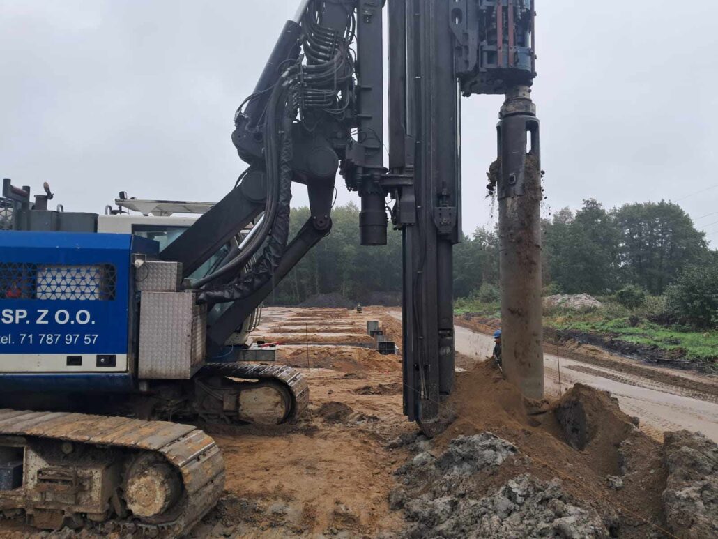 Zabezpieczenie wykopu ściankami szczelnymi