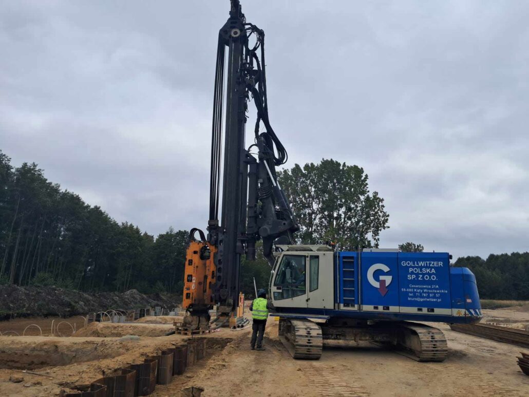 Zabezpieczenie wykopu ściankami szczelnymi