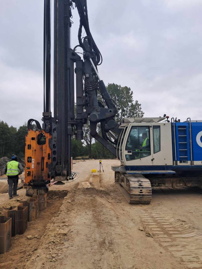 Zabezpieczenie wykopu ściankami szczelnymi