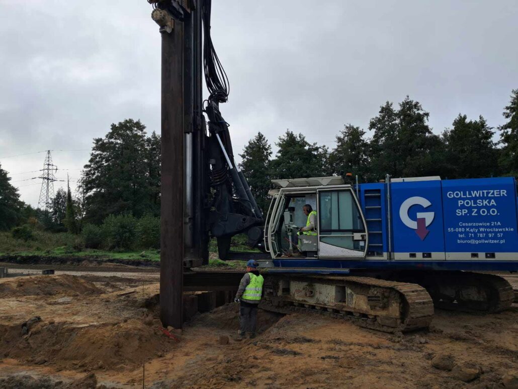 Zabezpieczenie wykopu ściankami szczelnymi