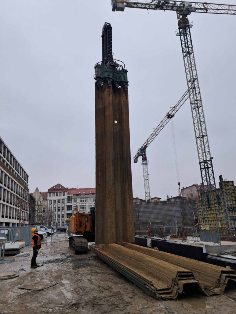 Demontaż grodzic w Bydgoszczy