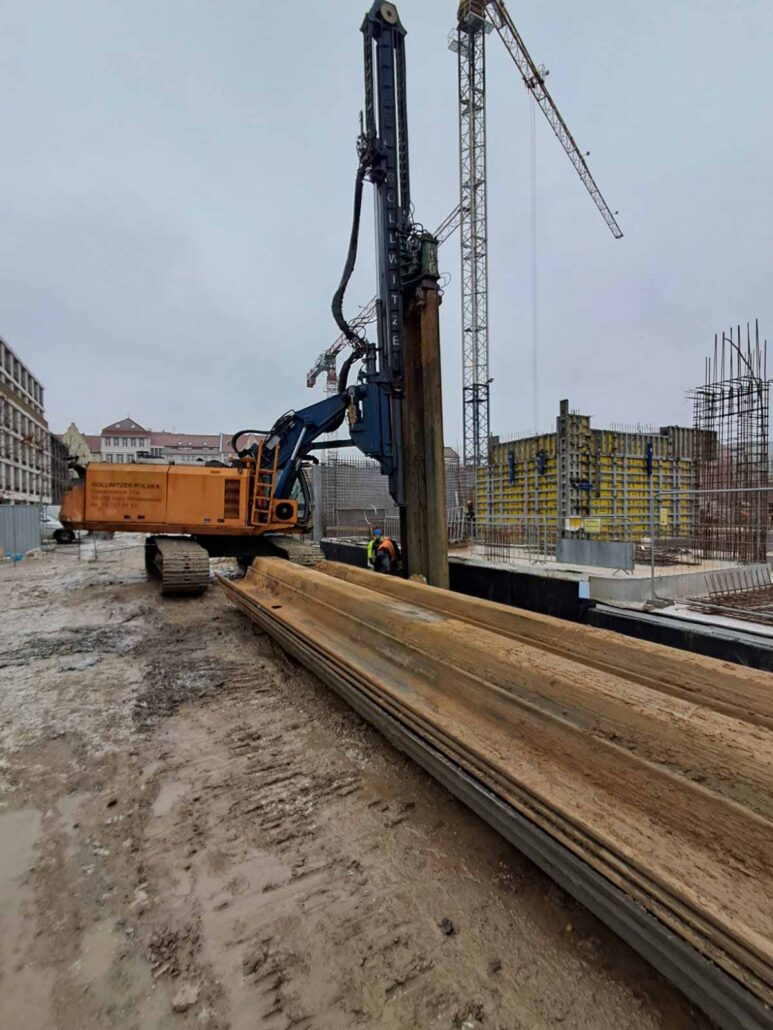 Demontaż grodzic w Bydgoszczy